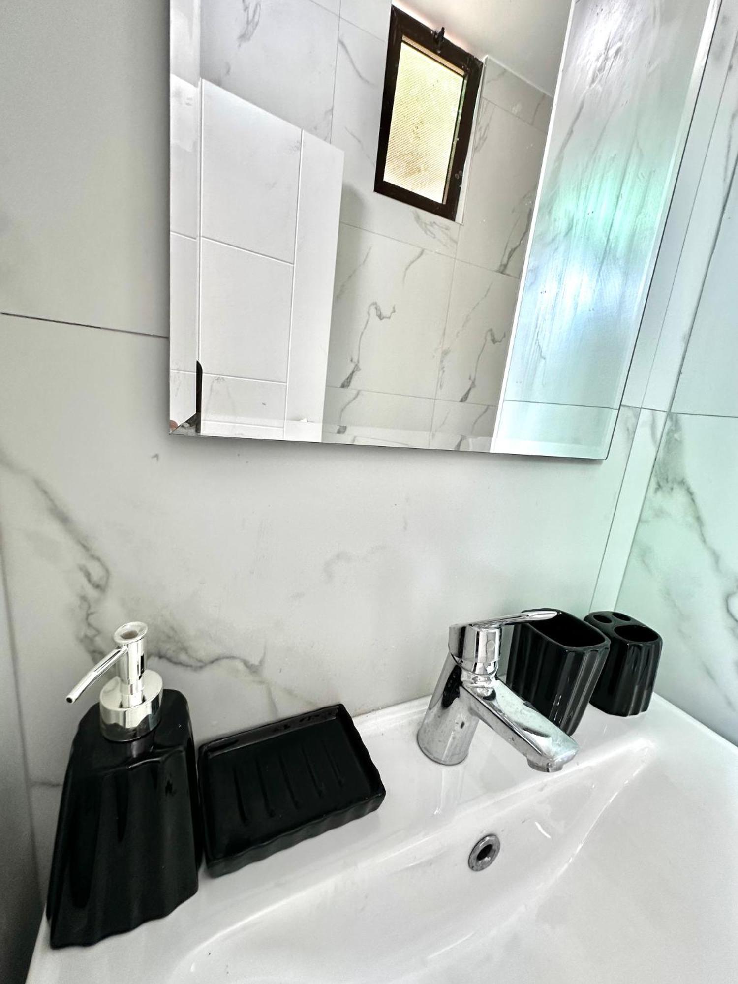 Tirana Apartment Center Jon Luaran gambar