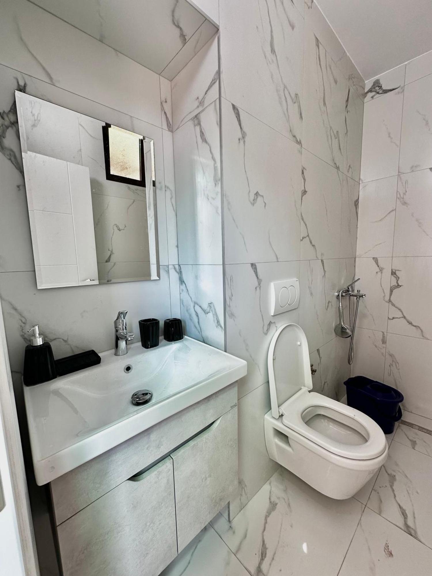 Tirana Apartment Center Jon Luaran gambar
